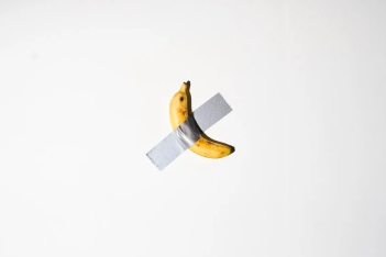 Την μπανάνα του Maurizio Cattelan έφαγε επισκέπτης του μουσείου της Σεούλ