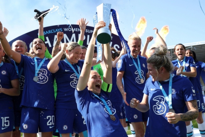 Τσέλσι: Τέσσερις σερί τίτλοι για τις «Μπλε» της Χέιζ και οι οπαδοί ζητούν να αναλάβει τους άνδρες