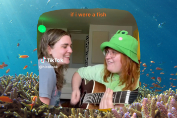 "If I were a fish": Μία TikToker είχε κακή μέρα, οπότε έγραψε το viral τραγούδι που σου φτιάχνει το κέφι