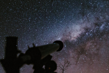 H φωτορύπανση θα «αφανίσει» τα αστέρια σε 20 χρόνια