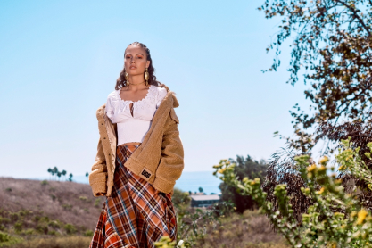 FEELS LIKE UGG: H UGG επιστρέφει στις ρίζες της, με μία effortless συλλογή