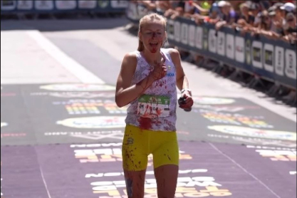 Σίλβια Νόρντσκαρ: Δρομέας έπεσε, χτύπησε και καλυμμένη με αίματα ολοκλήρωσε μαραθώνιο βουνού