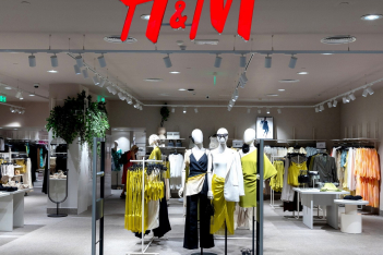 Η H&M γιόρτασε το ανανεωμένο της κατάστημα στο Mediterranean Cosmos