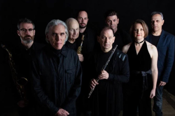 Το Philip Glass Ensemble στο Ηρώδειο για μια μοναδική βραδιά αφιερωμένη στο εμβληματικό Koyaanisqatsi