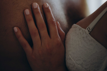 4 απλοί τρόποι για να απολαμβάνεις κι εσύ το στοματικό σεξ που κάνεις