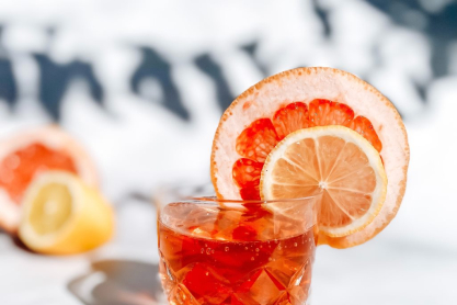 Negroni Sbagliato: Το ποτό που γεννήθηκε κατά λάθος και έγινε παγκόσμιο trend στα μπαρ