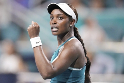 Η Σλόαν Στέφενς δηλώνει πως η ρατσιστική κακοποίηση των αθλητών «έχει μόνο χειροτερέψει»