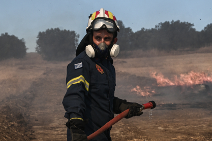 Φωτιά τώρα στην Χαλκιδική - Καίει αυτήν τη στιγμή δέντρα στην περιοχή Νικήτη