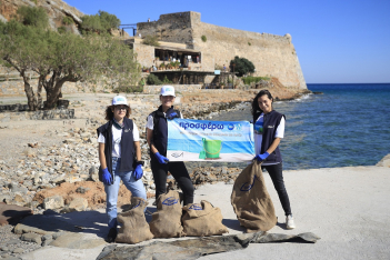 Η P&G και η ΑΒ Βασιλόπουλος «προσφέρουν» καθαρότερες θάλασσες και ακτές για έκτη συνεχή χρονιά