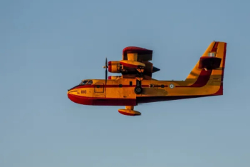 Έπεσε Canadair που επιχειρούσε στη φωτιά στην Κάρυστο - Νεκροί ο κυβερνήτης και ο συγκυβερνήτης