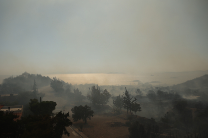 Φωτιά και στα Δερβενοχώρια: Μήνυμα στους κατοίκους από το 112