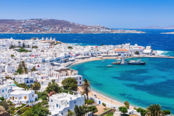 Μύκονος: Η καρδιά του ελληνικού καλοκαιριού χτυπάει στο νησί των «ανέμων»