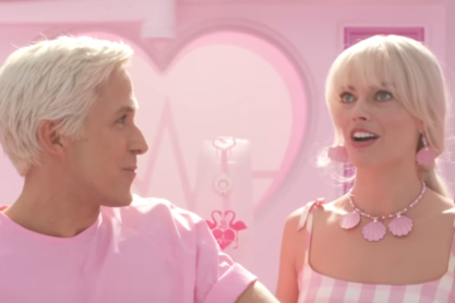 Τα φετινά σχολικά είδη έχουν αέρα Barbie