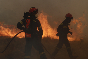 Φωτιά στον Έβρο: Έντονη ανησυχία για το Σουφλί - 68 πυρκαγιές σε όλη τη χώρα
