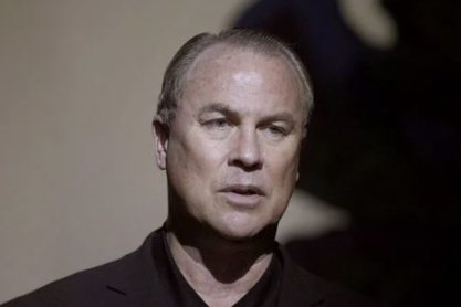Τρεις ψηλές γυναίκες: Ο Robert Wilson σκηνοθετεί Edward Albee στο Δημοτικό Θέατρο Πειραιά
