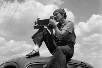 Ντοροθέα Λανγκ: Η φωτογράφος που έβγαλε μία από τις σπουδαιότερες φωτογραφίες στην ιστορία