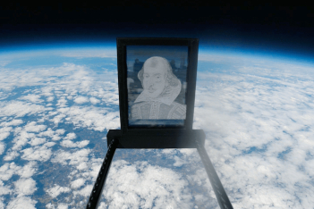 Πορτραίτο του Ουίλιαμ Σαίξπηρ «ταξιδεύει» στο διάστημα