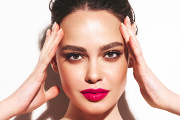 Πώς να εφαρμόζεις το υγρό ρουζ σαν επαγγελματίας makeup artist
