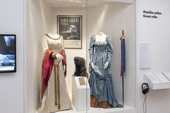 Το Μουσείο Μαρία Κάλλας Δήμου Αθηναίων υποδέχεται δύο εμβληματικά κοστούμια από την Σκάλα του Μιλάνου 