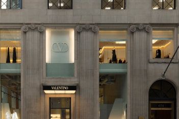 Mέσα στην ολοκαίνουργια (και άκρως πολυτελή) boutique του οίκου Valentino στη Νέα Υόρκη