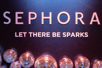 Let There Be Sparks: Το ονειρικό χριστουγεννιάτικο party της Sephora
