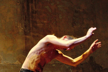 Με έμπνευση από το Παρίσι: Πώς γεννήθηκε η νέα χορογραφία του Σπύρου Κουβαρά;