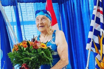 99χρονη κολυμβήτρια κατέρριψε 3 παγκόσμια ρεκόρ σε μία μέρα - «Όταν αγωνίζομαι δεν σκέφτομαι τίποτα»