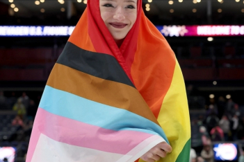 Αμπερ Γκλεν: Η πρώτη ανοιχτά queer Αμερικανίδα που κατακτά τον εθνικό τίτλο