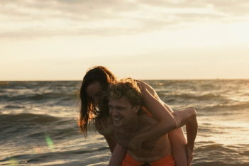 5 ταινίες με έντονες ερωτικές σκηνές που παίζουν τώρα στο Netflix 
