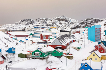 Γροιλανδία: Οι πάγοι λιώνουν και δίνουν τη θέση τους σε βλάστηση 