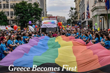 Διεθνή ΜΜΕ: «Η Ελλάδα, η πρώτη ορθόδοξη χώρα που νομιμοποιεί» τον γάμο των ομοφύλων ζευγαριών