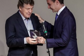 Gazzetta Awards: Η βράβευση Μητσοτάκη στον Ρεχάγκελ και η συμβουλή του Γερμανού στον πρωθυπουργό
