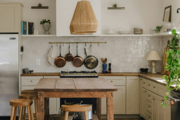 Μικρή κουζίνα: 5 λάθη που πρέπει να αποφύγεις, σύμφωνα με το Φενγκ Σούι 