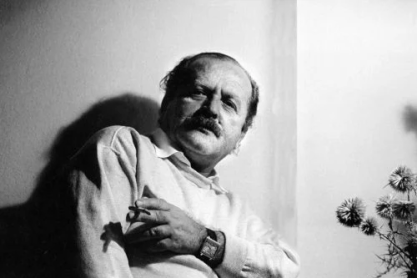 «Το ποίημα ποτέ δεν είναι παρόν. Είναι ανάμνηση και προσμονή»: Η ποίηση μέσα από τα μάτια του Τάκη Σινόπουλου
