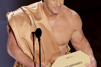 Oscars 2024: Ο Τζον Σίνα εμφανίστηκε ολόγυμνος στη σκηνή – Ο λόγος 