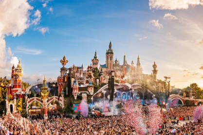 Ζήσε τη μαγεία του Tomorrowland 2024 πηγαίνοντας στο Βέλγιο με την κολλητή σου