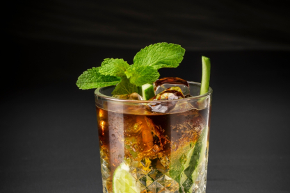 Παγκόσμια Ημέρα Cocktail: Μετατρέψτε την σε ένα γευστικό coffee twist με τη Lavazza