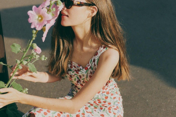 Garden Girl aesthetic: «Αγκάλιασε» τη νέα viral τάση του TikTok