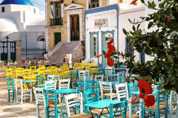 Ηρεμία, χαλάρωση και ξεγνοιασιά: 7 ελληνικά νησιά για ξεκούραστες καλοκαιρινές διακοπές
