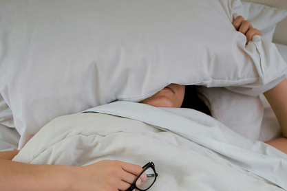  5 tips για να δημιουργήσεις το ιδανικό περιβάλλον για έναν ποιοτικό ύπνο