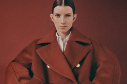 Max Mara Atelier FW24: Μία κόκκινη κλωστή μεταξύ κληρονομιάς και μέλλοντος