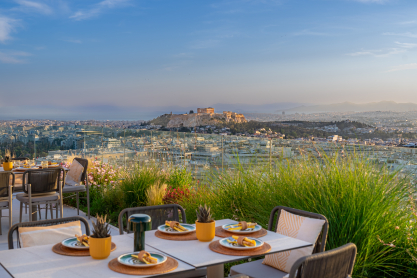Vertigo Pool & Sunset bar: Η νέα όαση του St. George Lycabettus
