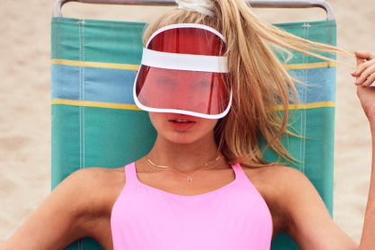 Sun, sand, and beach hair: Τα χτενίσματα που αναβαθμίζουν τις εμφανίσεις σου στην παραλία