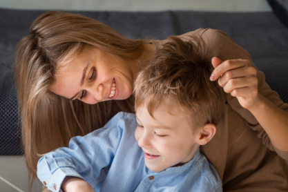 Unschooling: Το trend που θέλει τα παιδιά να μην πηγαίνουν σχολείο διχάζει το Tik Tok