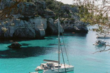 Τιρκουάζ νερά και ινσταγκραμικές τοποθεσίες: 5 μαγευτικές παραλίες στην Ευρώπη