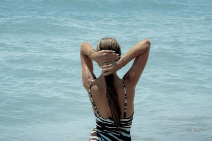 Ποια μαγιό επιλέγουν οι fashion influencers αυτό το καλοκαίρι;