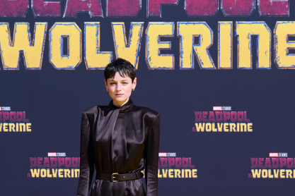 Έμμα Κορίν: Με goth look στην πρεμιέρα της νέας της ταινίας