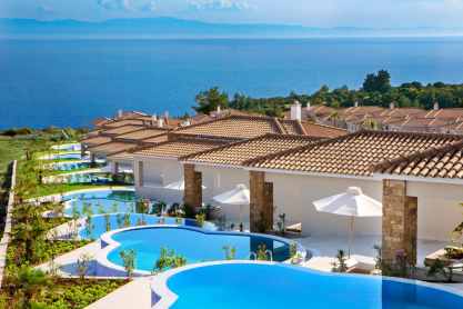 Ajul Luxury Hotel & Spa Resort: Σε ένα γοητευτικό, καταπράσινο τοπίο στη Χαλκιδική, σε περιμένει η πιο αναζωογονητική καλοκαιρινή εμπειρία 