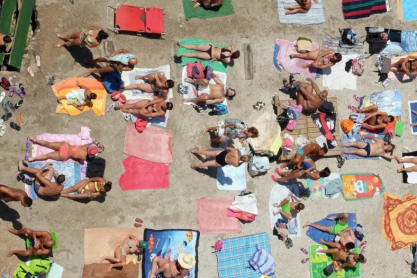 Bikiny Βody Everybody: Όλα τα κορμιά στον ήλιο