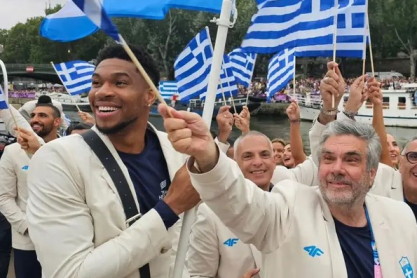 Γιατί ο Γιάννης Αντετοκούνμπο φορούσε διαφορετική στολή στην Τελετή Έναρξης των Ολυμπιακών Αγώνων